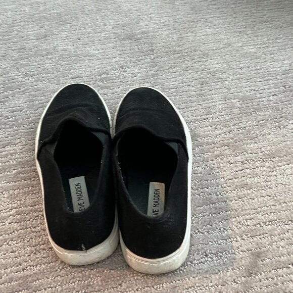 Steve Madden Slip On shoes - Picture 3 of 6